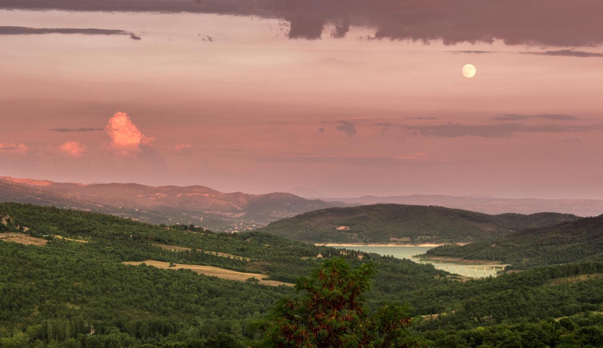 Agriturismo Terra Di Michelangelo Caprese Michelangelo Екстер'єр фото